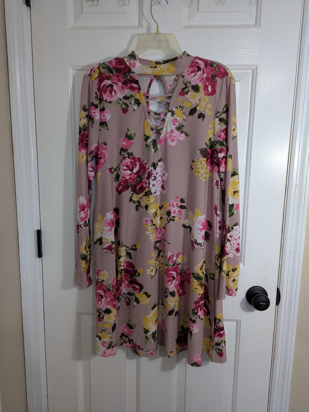 Derek Heart Mauve Floral Lace-Up Long Sleeve Dress